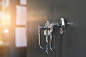 Lock and key cabinet